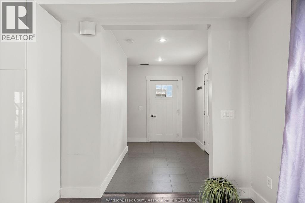 Photo 4 of 2916 County Rd 31, Lakeshore ON