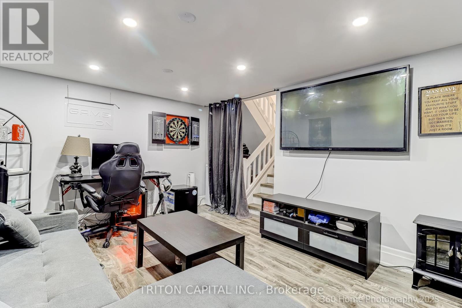 Photo 18 of 57 Darras Court, Brampton ON
