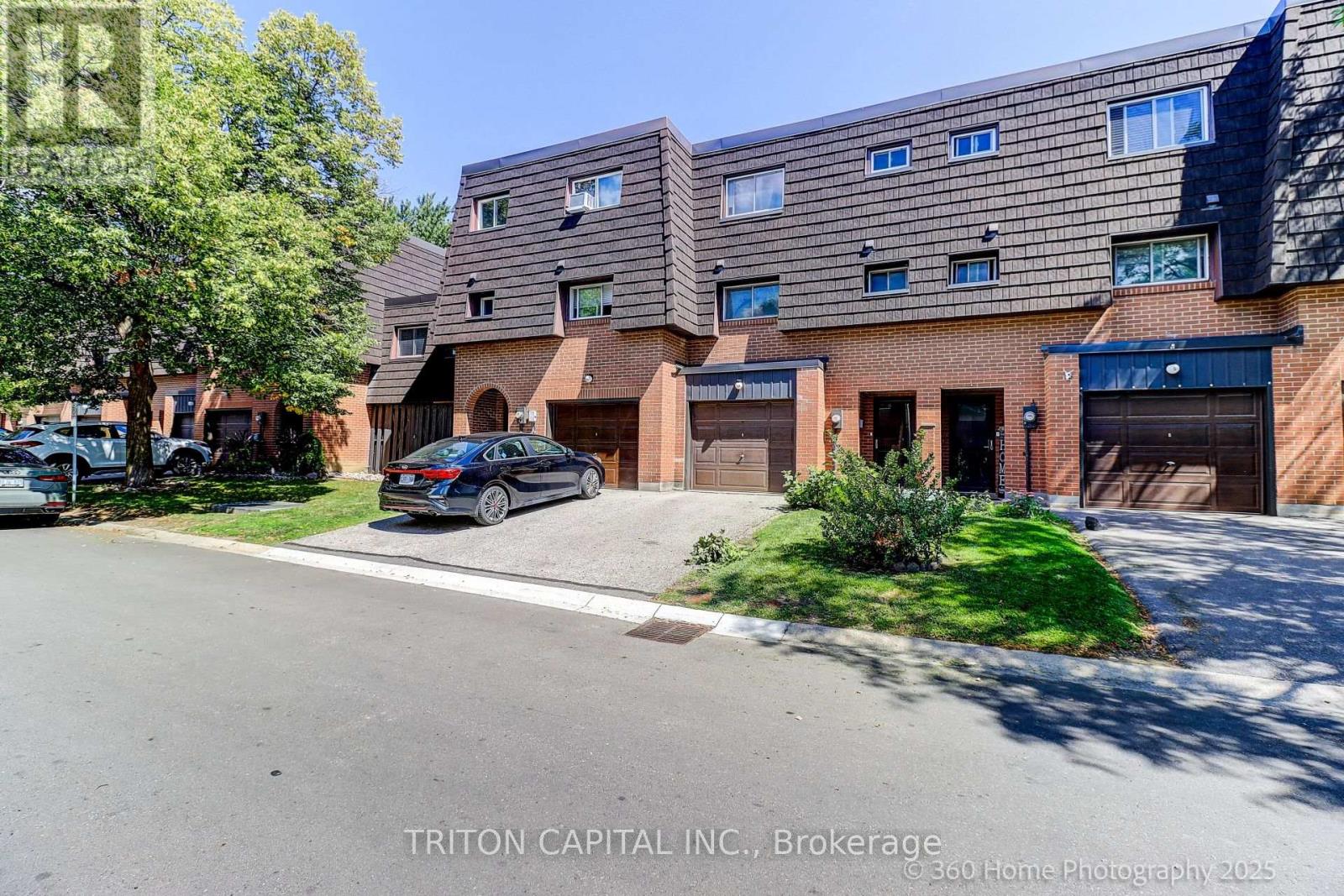 Photo 2 of 57 Darras Court, Brampton ON
