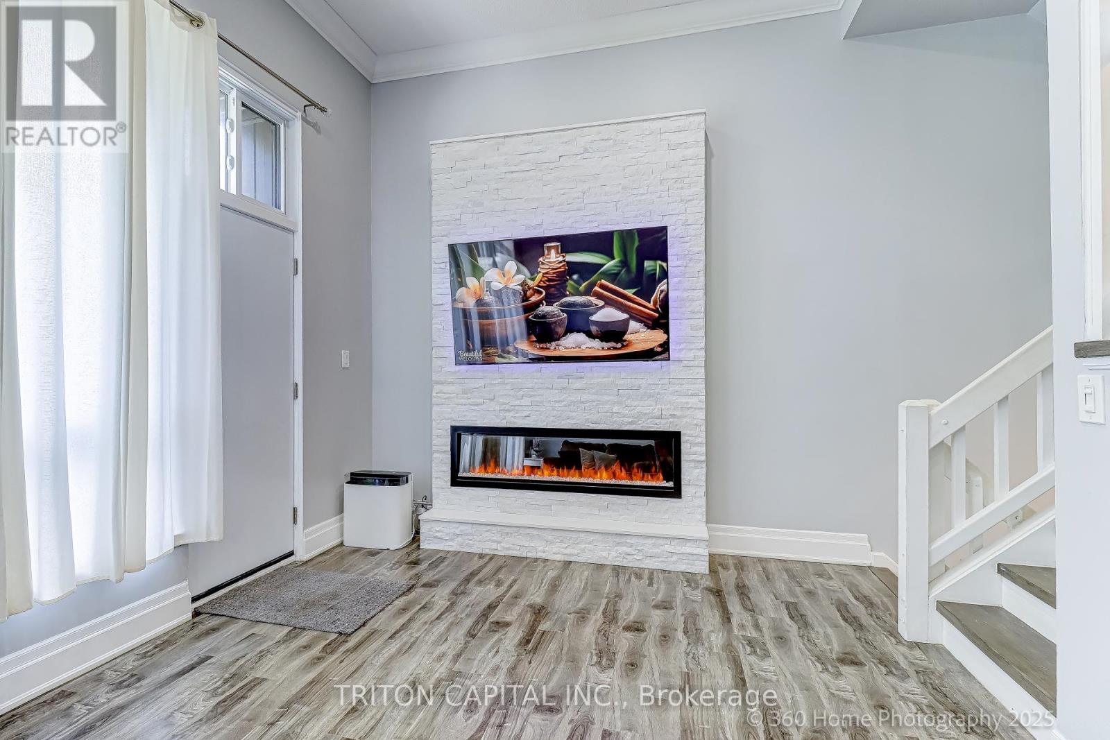 Photo 9 of 57 Darras Court, Brampton ON