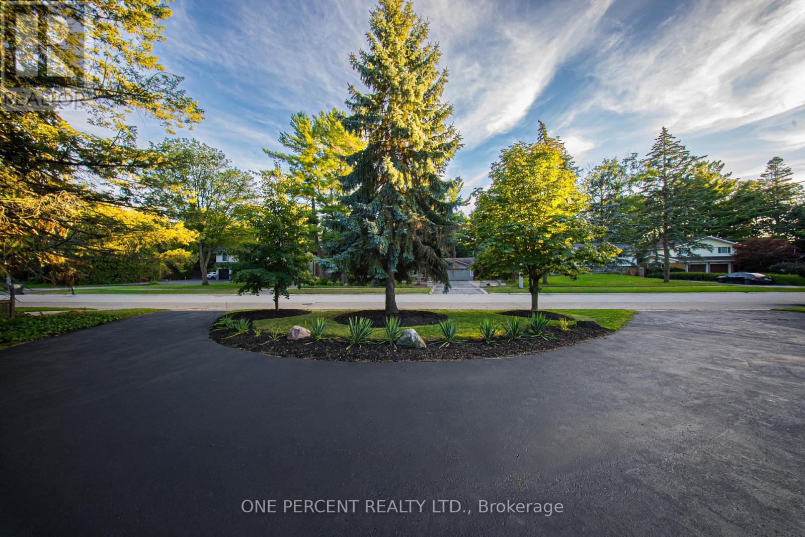Photo 18 of 625 Sir Richards Road, Mississauga ON