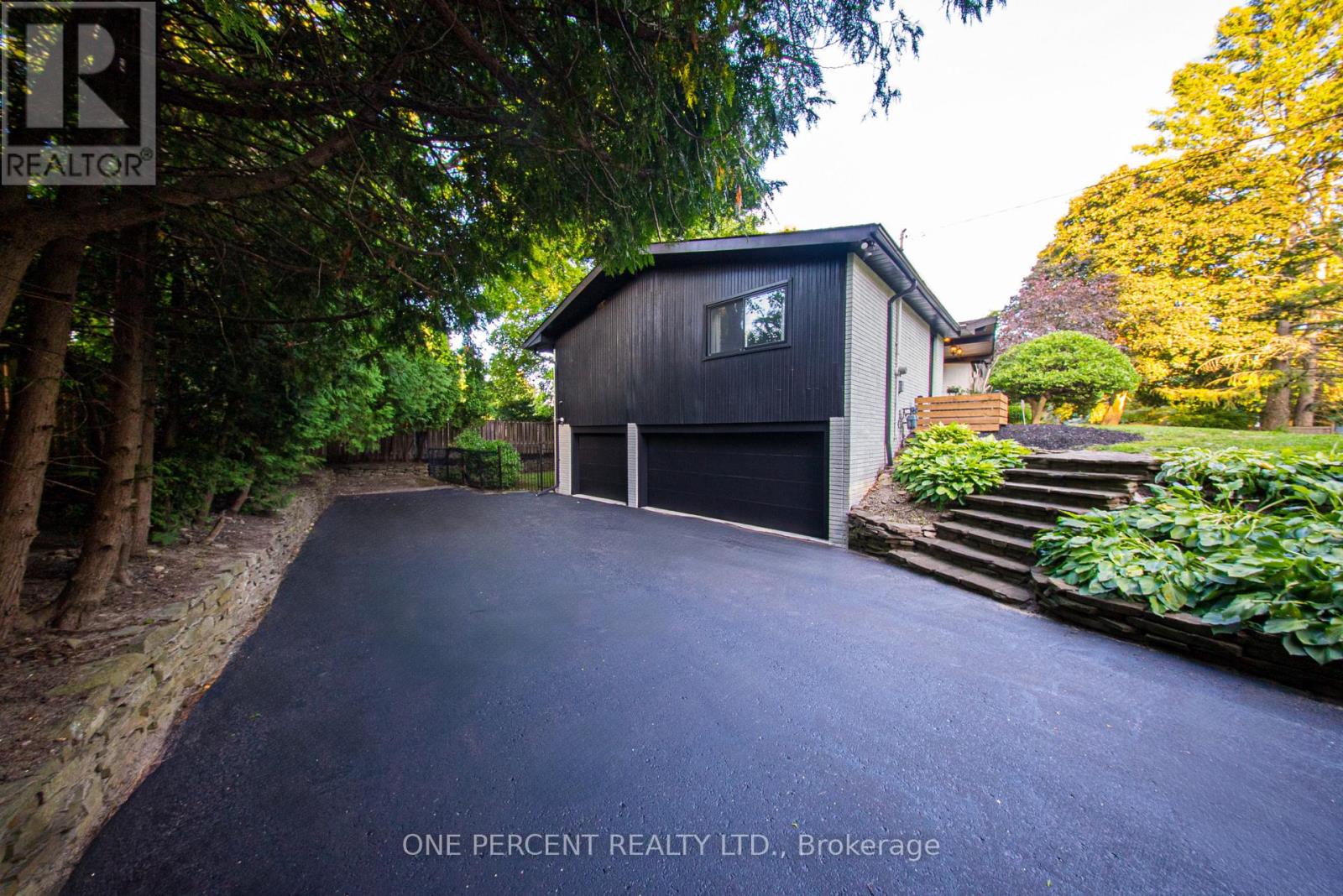 Photo 16 of 625 Sir Richards Road, Mississauga ON