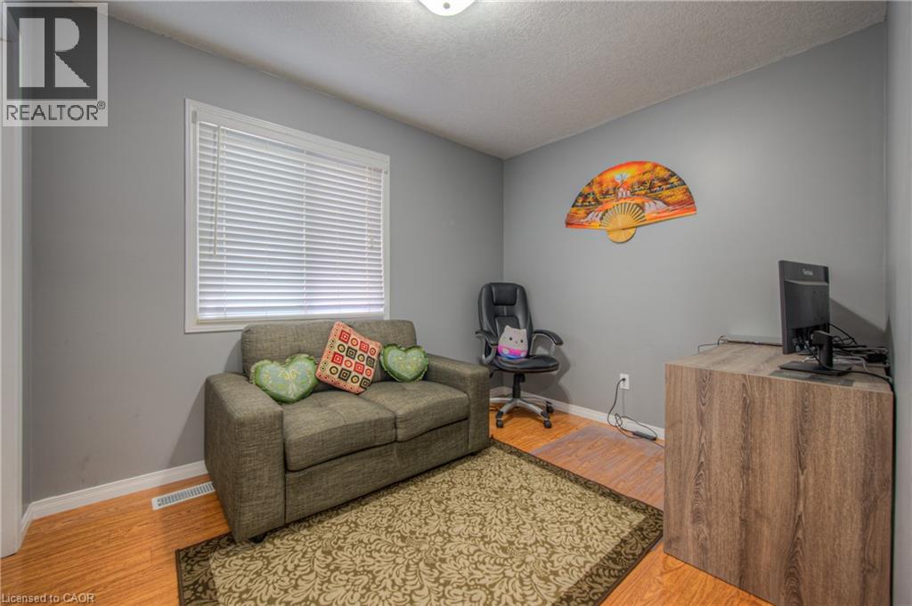 Photo 13 of 428 Wake Robin Crescent, Kitchener ON
