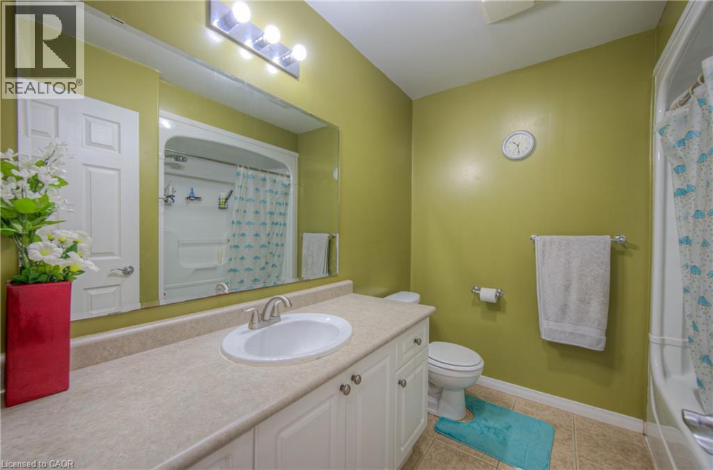 Photo 14 of 428 Wake Robin Crescent, Kitchener ON