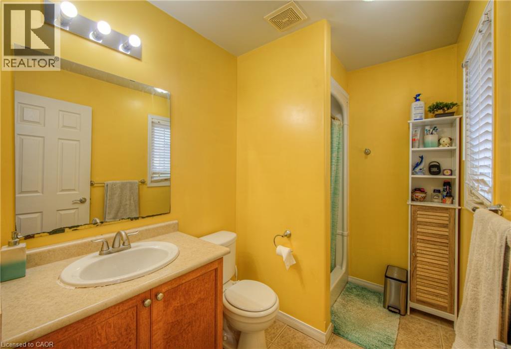 Photo 19 of 428 Wake Robin Crescent, Kitchener ON
