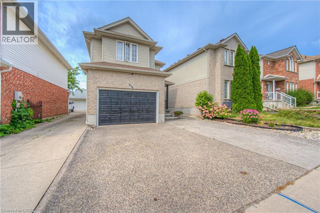 Photo 2 of 428 Wake Robin Crescent, Kitchener ON