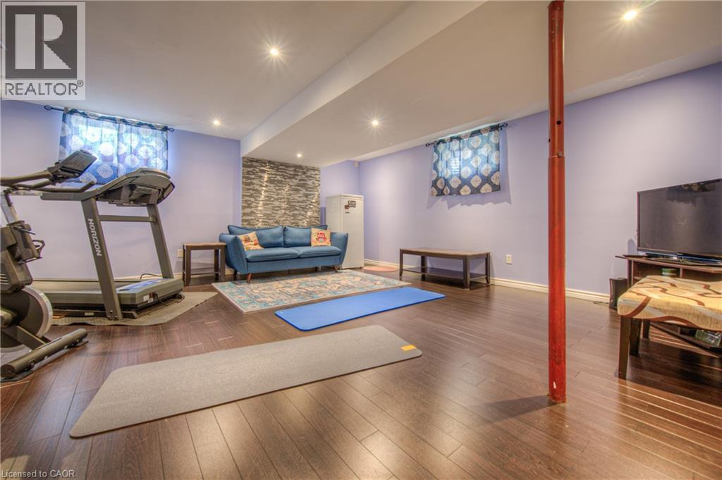 Photo 20 of 428 Wake Robin Crescent, Kitchener ON