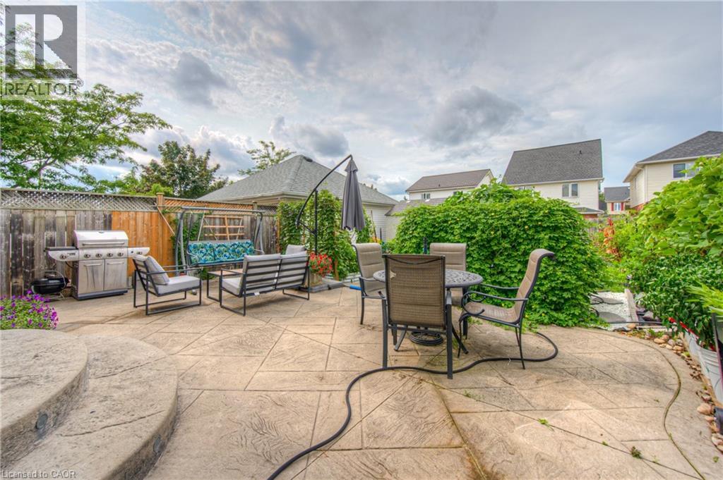 Photo 27 of 428 Wake Robin Crescent, Kitchener ON