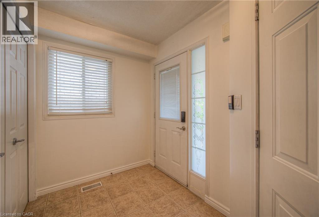 Photo 4 of 428 Wake Robin Crescent, Kitchener ON