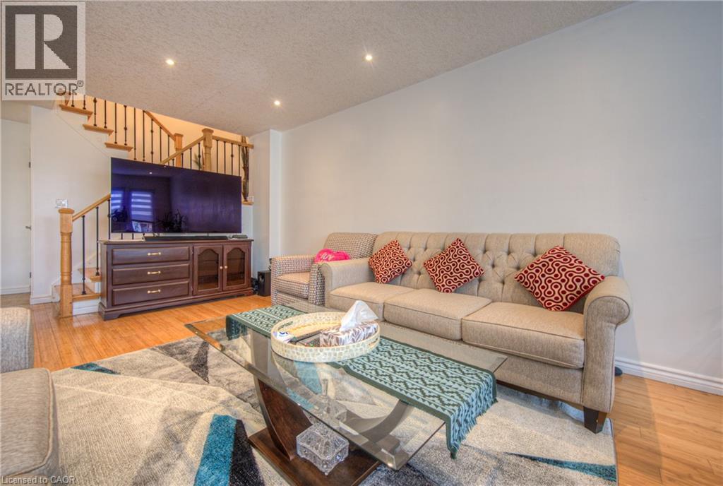 Photo 6 of 428 Wake Robin Crescent, Kitchener ON