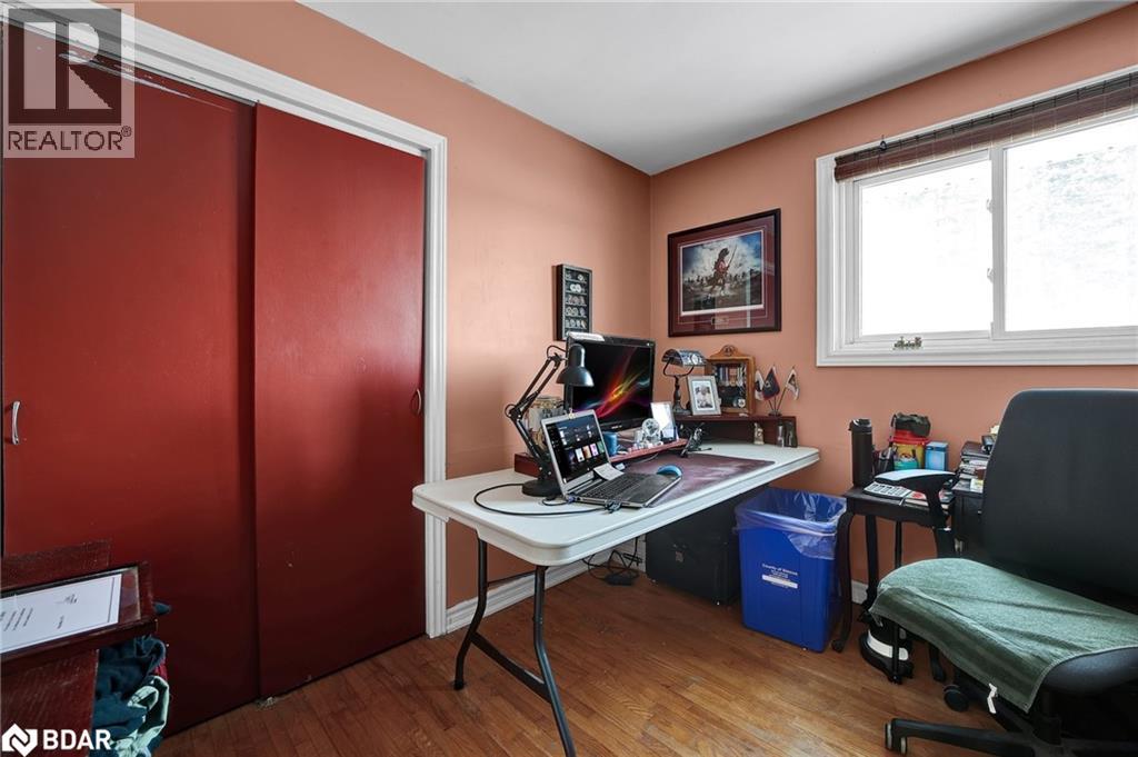 Photo 15 of 7925 10 County Road, Angus ON