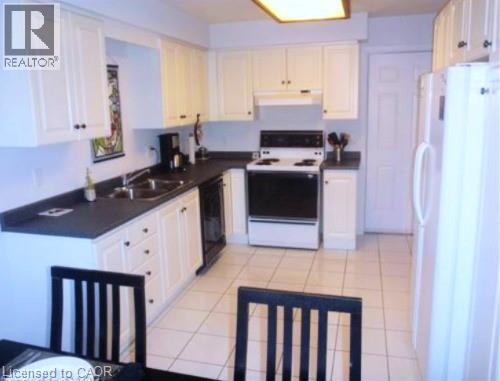 Photo 6 of 22 Beechmanor Crescent, Kitchener ON