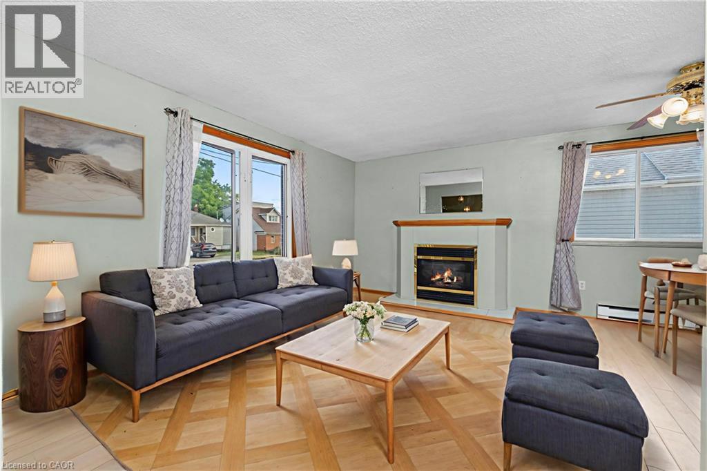 Photo 3 of 13 Cumming Street, St Catharines ON