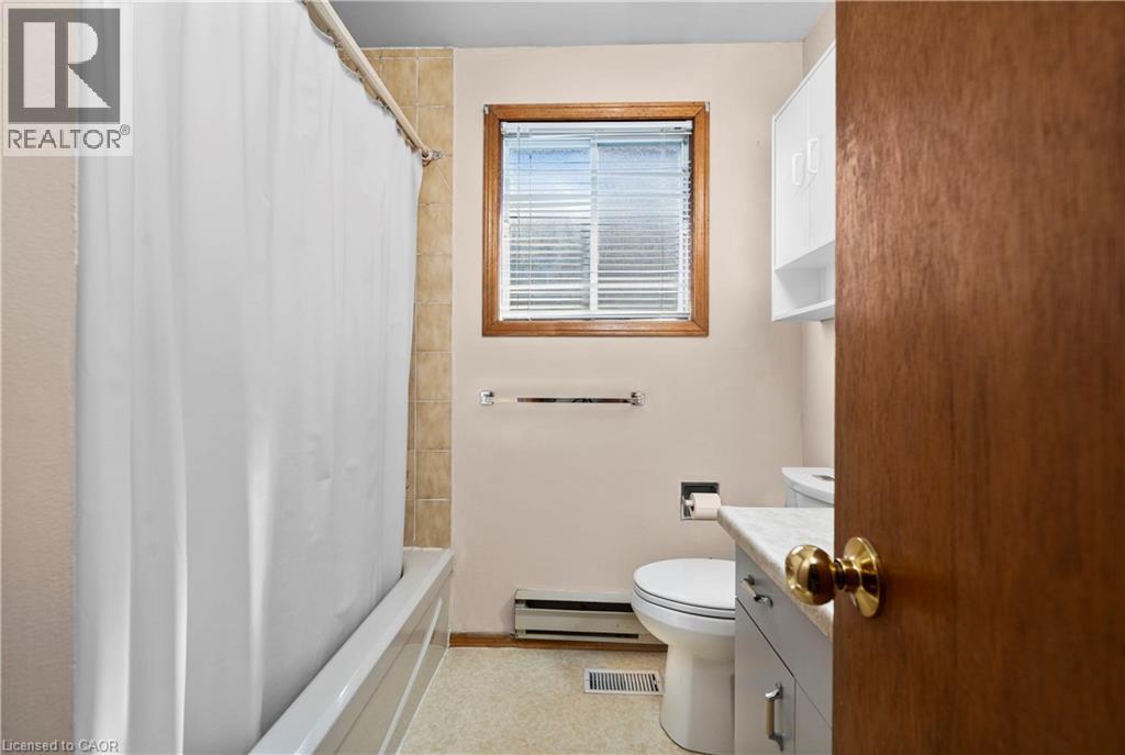 Photo 9 of 13 Cumming Street, St Catharines ON