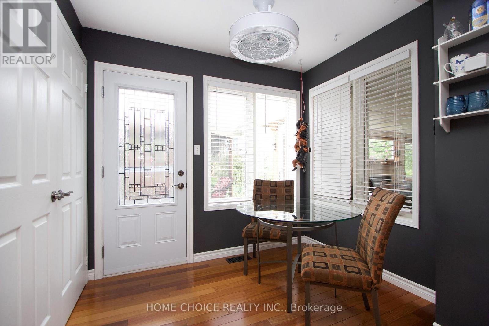 Photo 15 of 29 Cornerbrook Court, Clarington ON