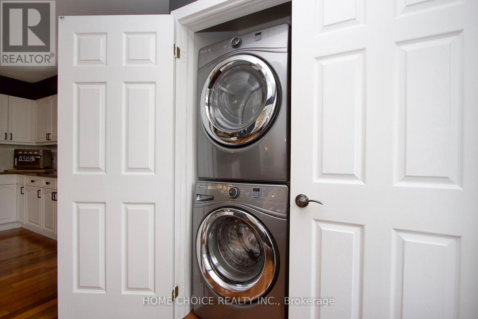 Photo 16 of 29 Cornerbrook Court, Clarington ON