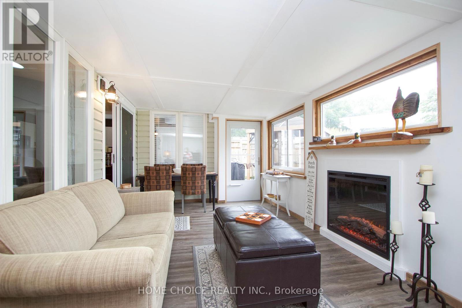 Photo 20 of 29 Cornerbrook Court, Clarington ON
