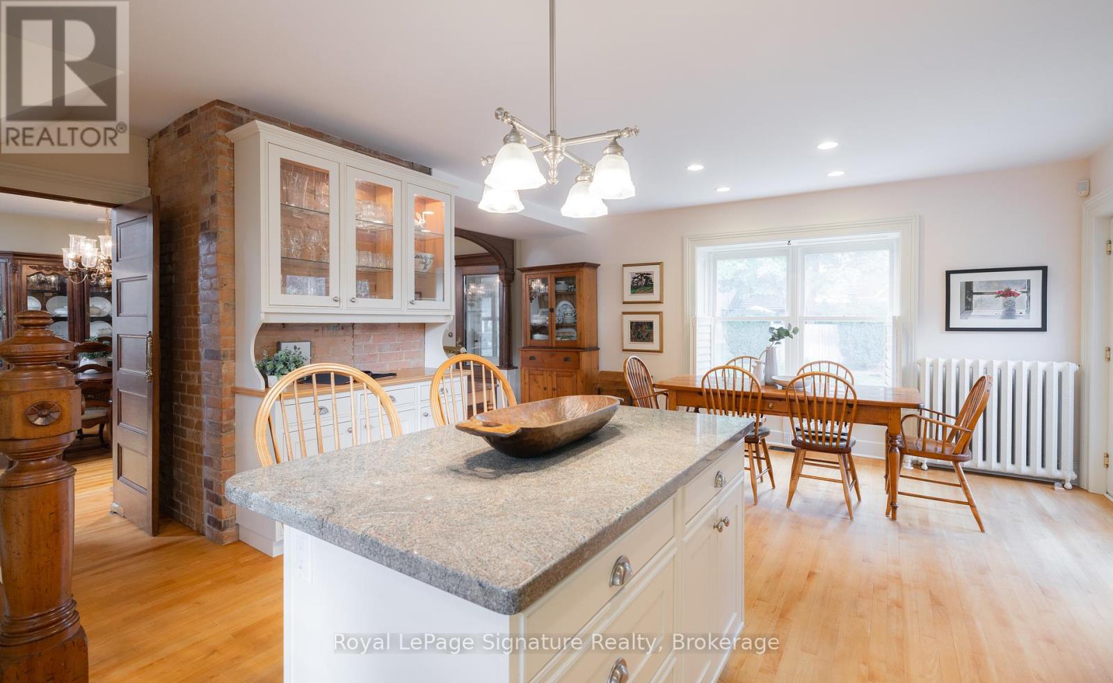 Photo 11 of 186 Third Street, Collingwood ON