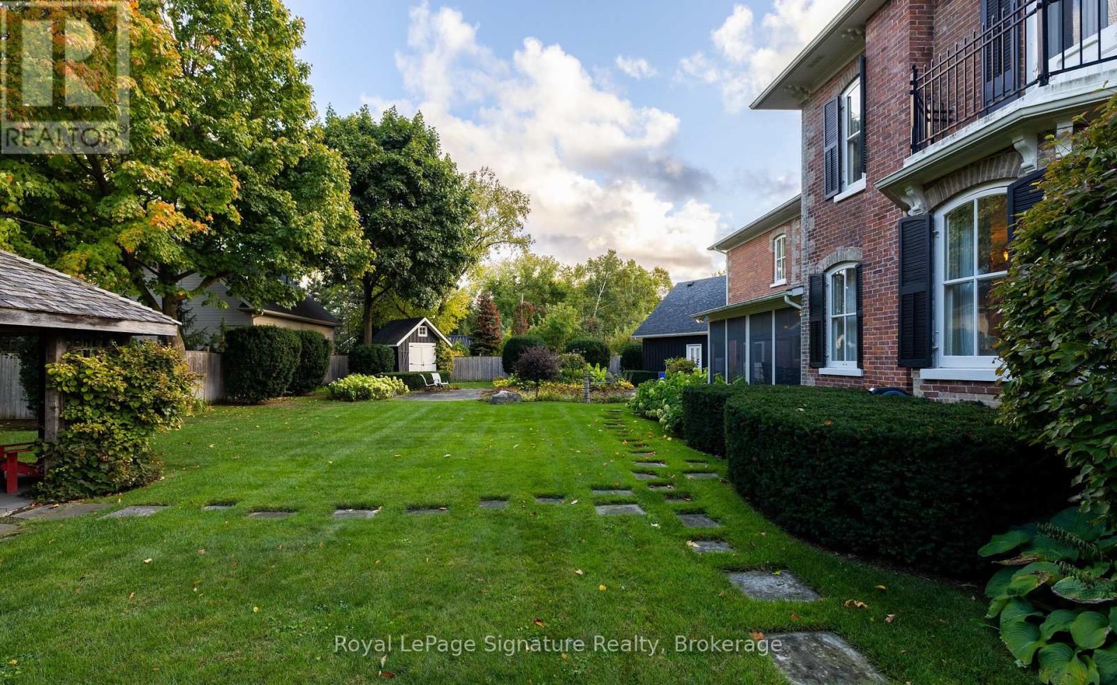 Photo 37 of 186 Third Street, Collingwood ON