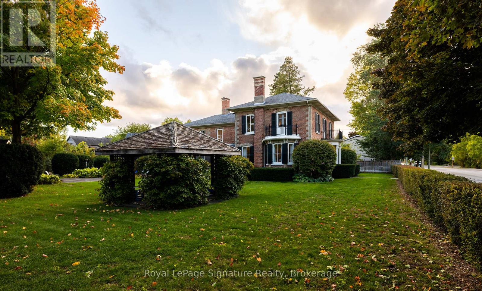 Photo 41 of 186 Third Street, Collingwood ON