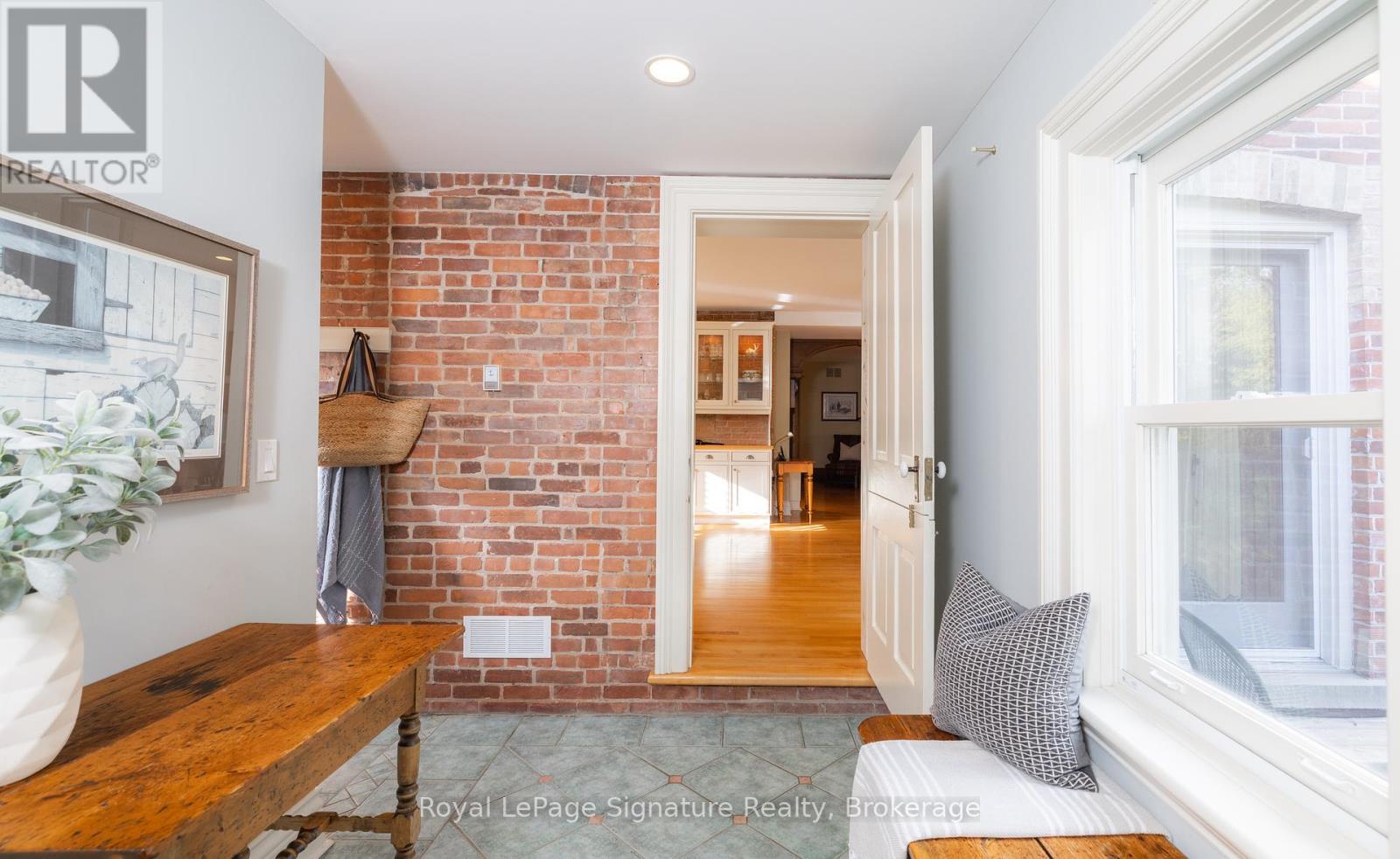 Photo 8 of 186 Third Street, Collingwood ON