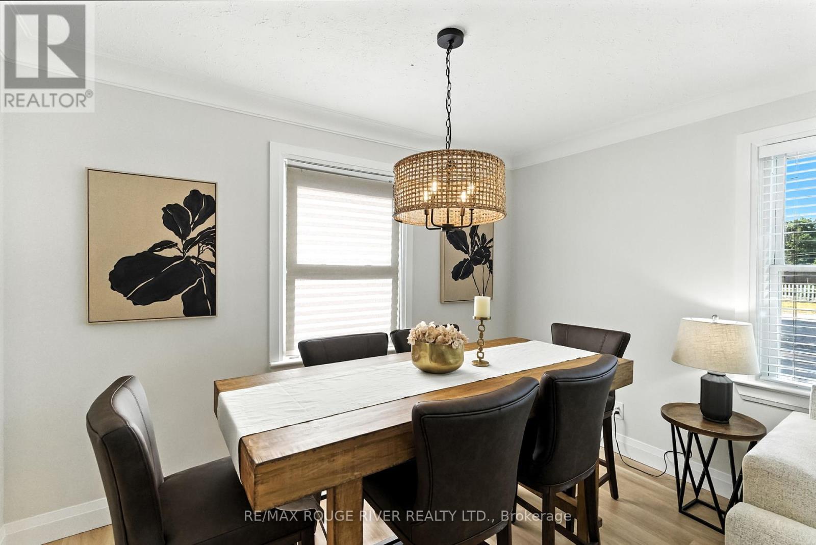Photo 11 of 39 Southway Drive, Clarington ON