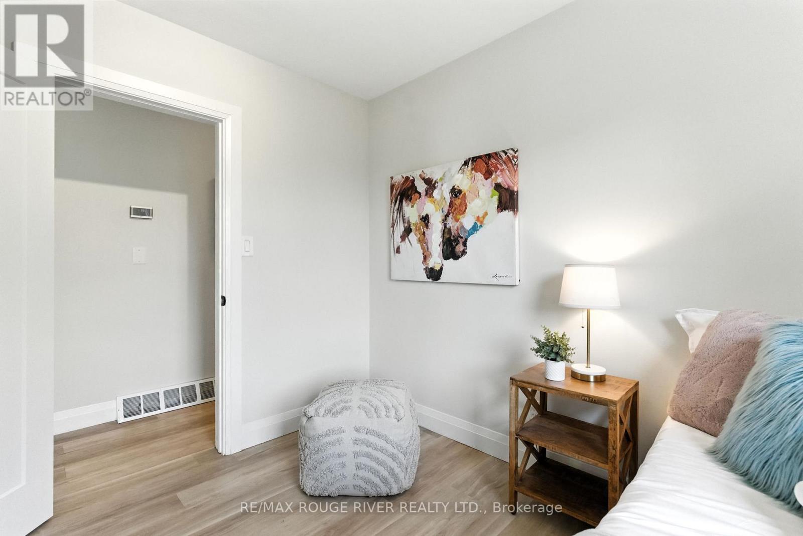 Photo 26 of 39 Southway Drive, Clarington ON