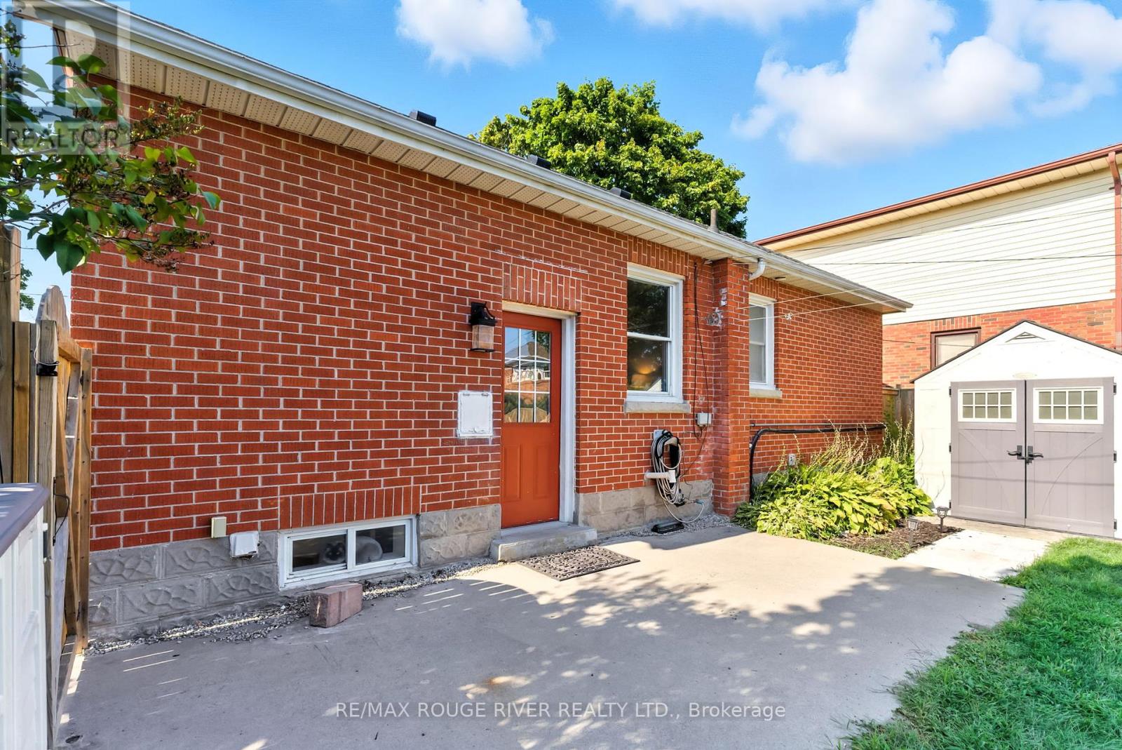 Photo 40 of 39 Southway Drive, Clarington ON