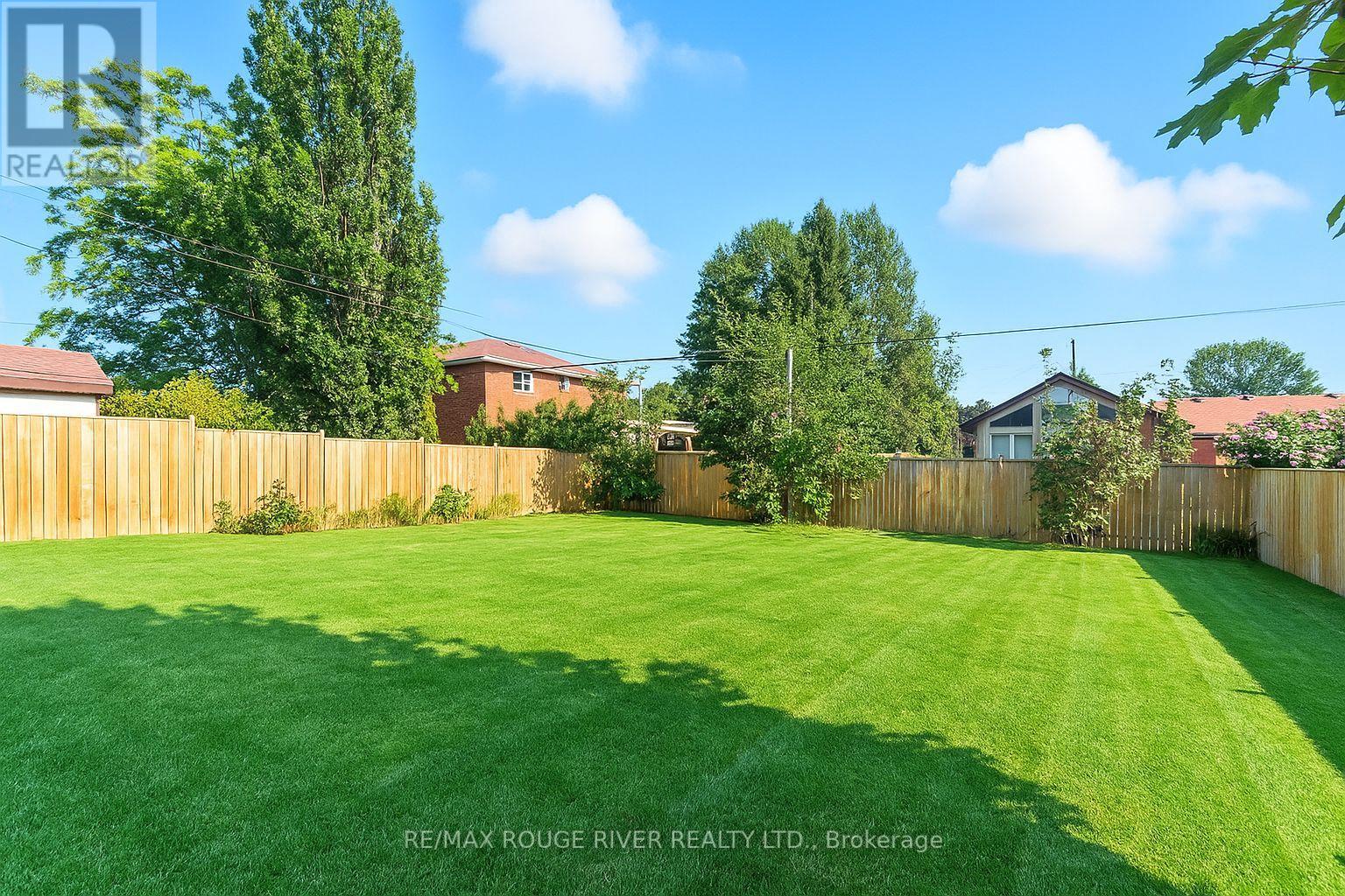 Photo 42 of 39 Southway Drive, Clarington ON