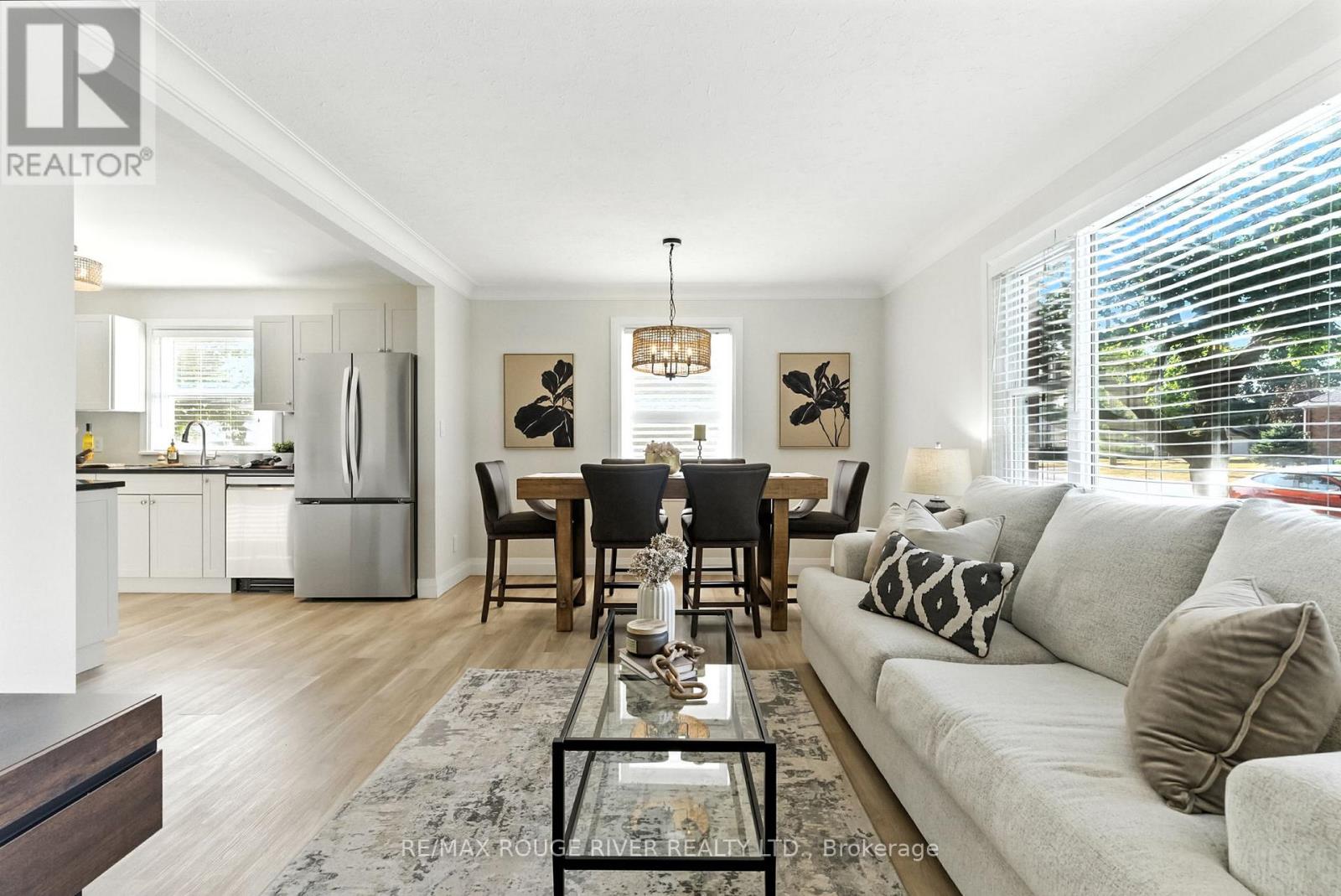 Photo 9 of 39 Southway Drive, Clarington ON