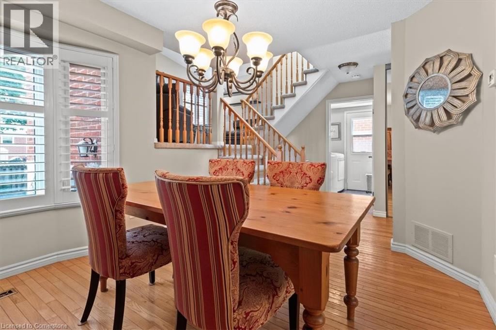 Photo 8 of 2257 Silverbirch Court, Burlington ON