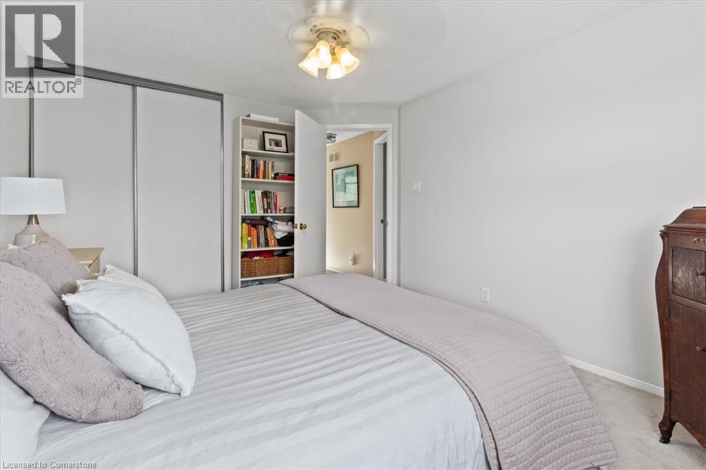 Photo 23 of 2257 Silverbirch Court, Burlington ON