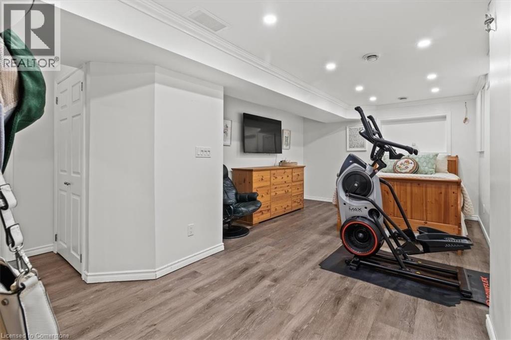 Photo 26 of 2257 Silverbirch Court, Burlington ON