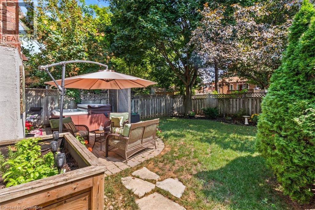Photo 33 of 2257 Silverbirch Court, Burlington ON
