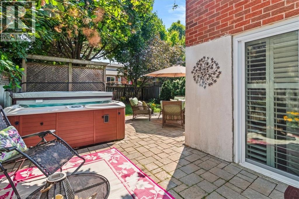Photo 31 of 2257 Silverbirch Court, Burlington ON