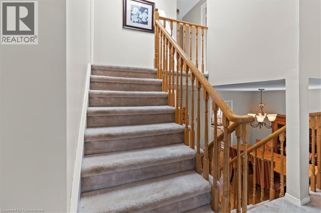Photo 15 of 2257 Silverbirch Court, Burlington ON