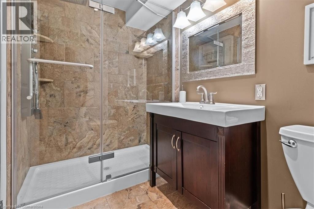Photo 30 of 2257 Silverbirch Court, Burlington ON