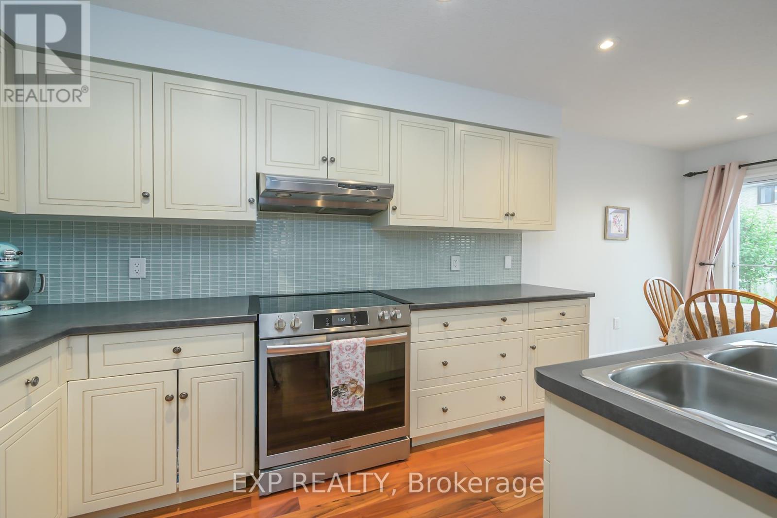 Photo 4 of 1835 Reilly Walk, London North ON