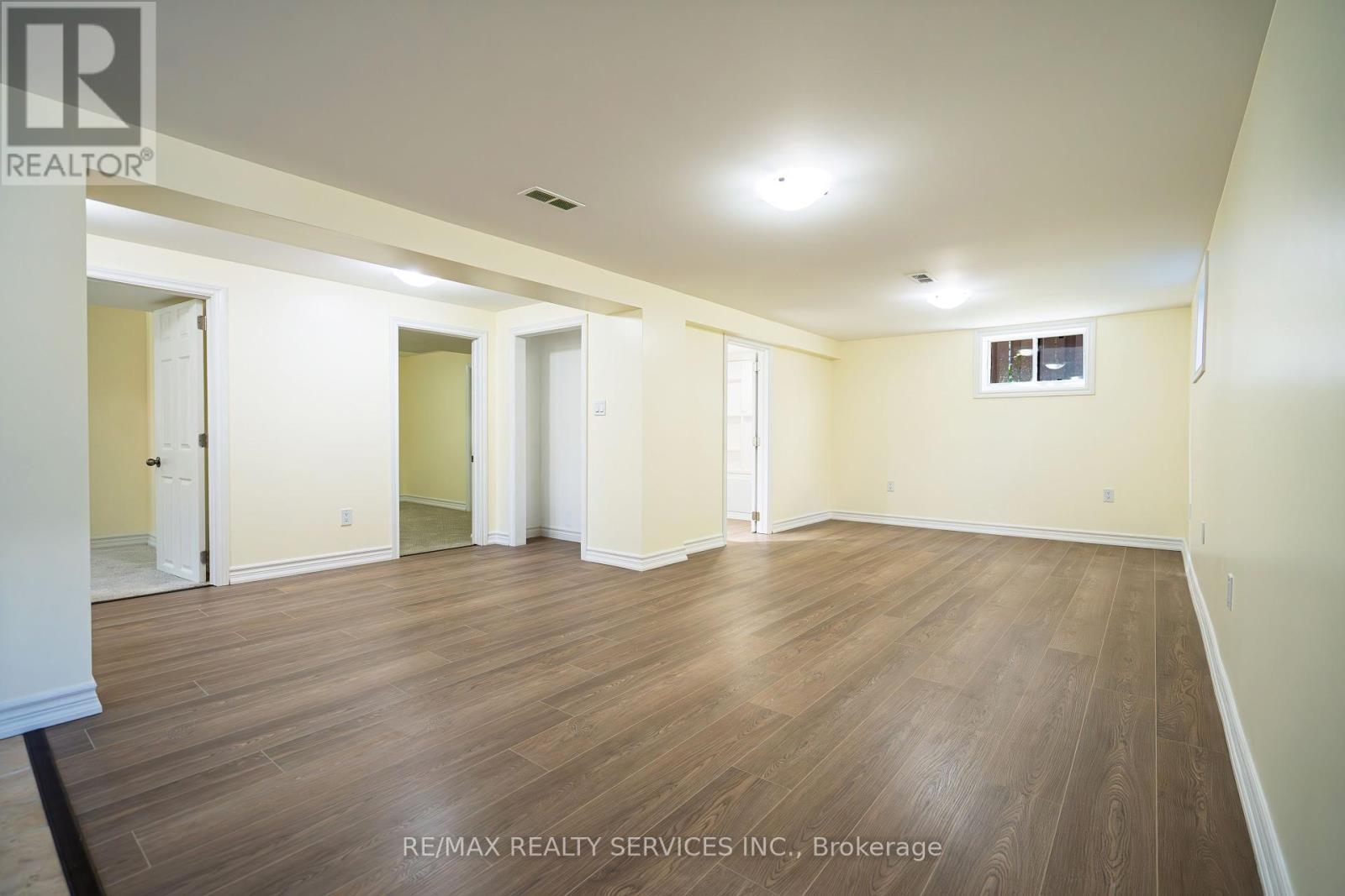 Photo 27 of 32 Eastern Avenue, Brampton ON
