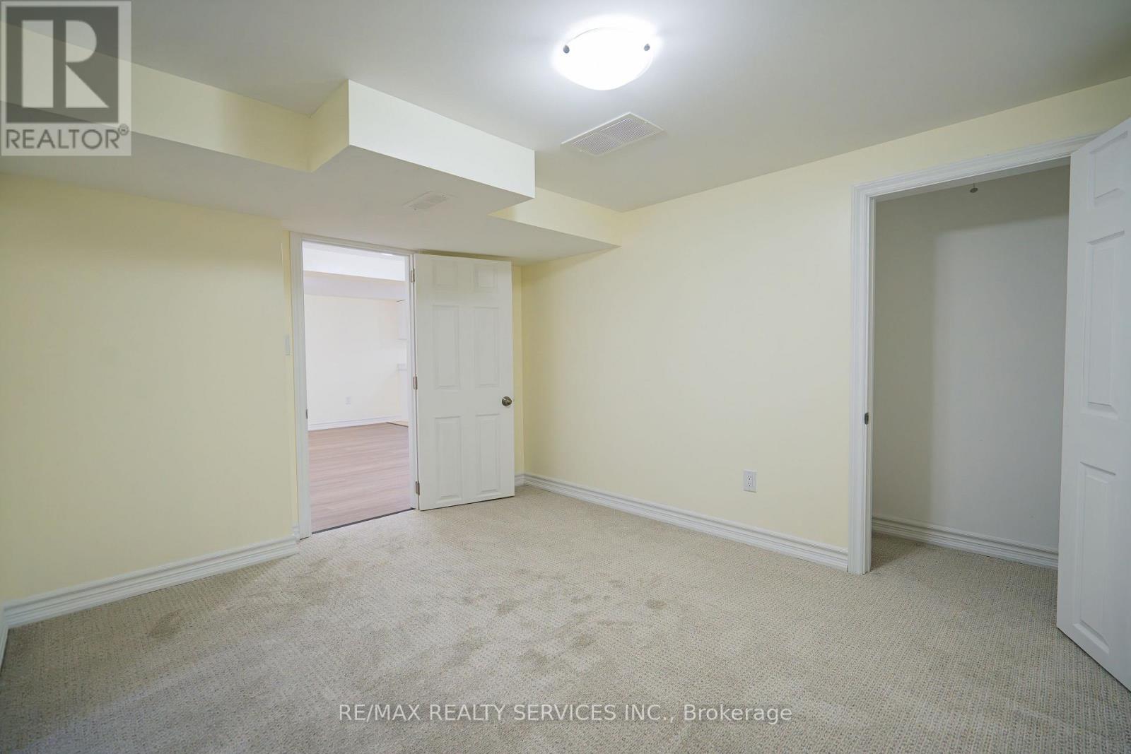 Photo 30 of 32 Eastern Avenue, Brampton ON