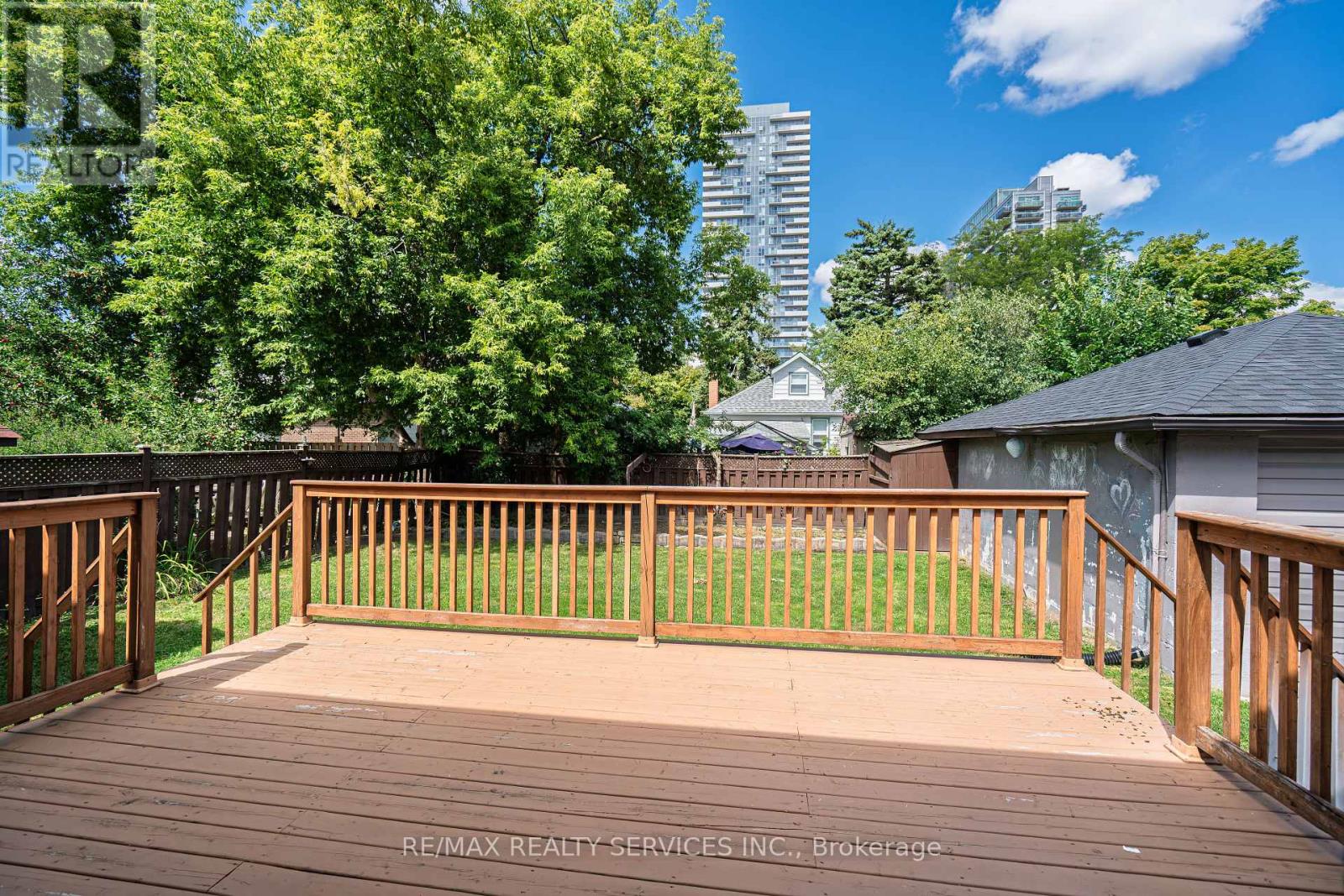 Photo 35 of 32 Eastern Avenue, Brampton ON