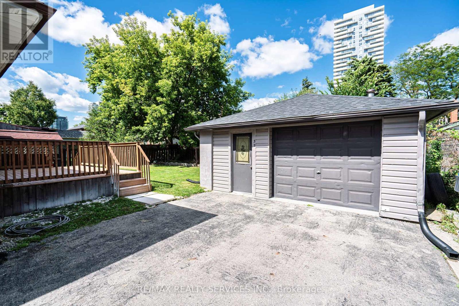 Photo 37 of 32 Eastern Avenue, Brampton ON