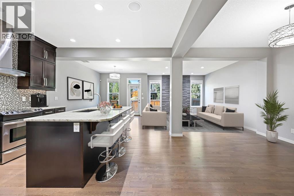 Photo 3 of 32 Cranarch Crescent Se, Calgary AB