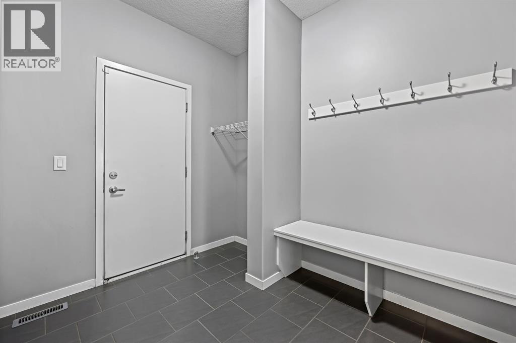Photo 16 of 32 Cranarch Crescent Se, Calgary AB