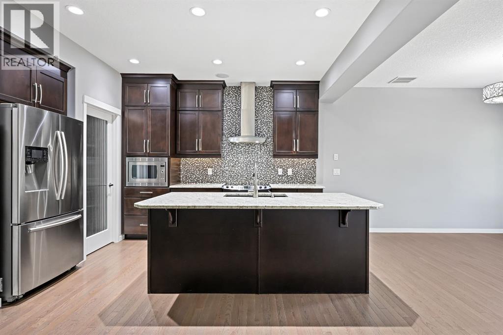 Photo 10 of 32 Cranarch Crescent Se, Calgary AB
