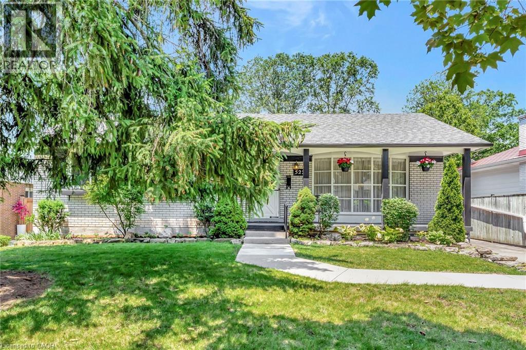 Photo 2 of 5227 Mulberry Drive, Burlington ON