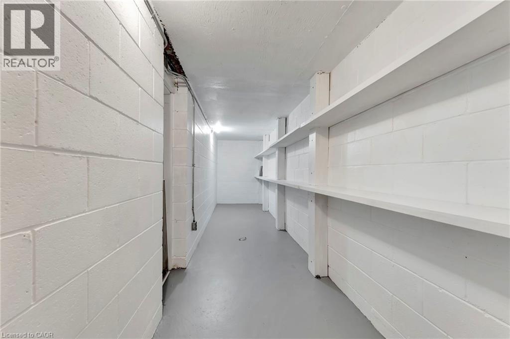 Photo 31 of 5227 Mulberry Drive, Burlington ON