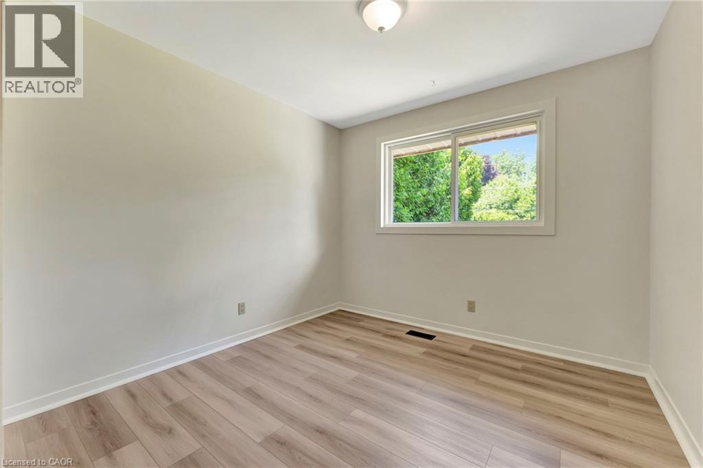 Photo 19 of 5227 Mulberry Drive, Burlington ON