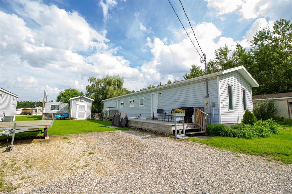 Photo 2 of 21 Aspen Three Drive, Steinbach MB