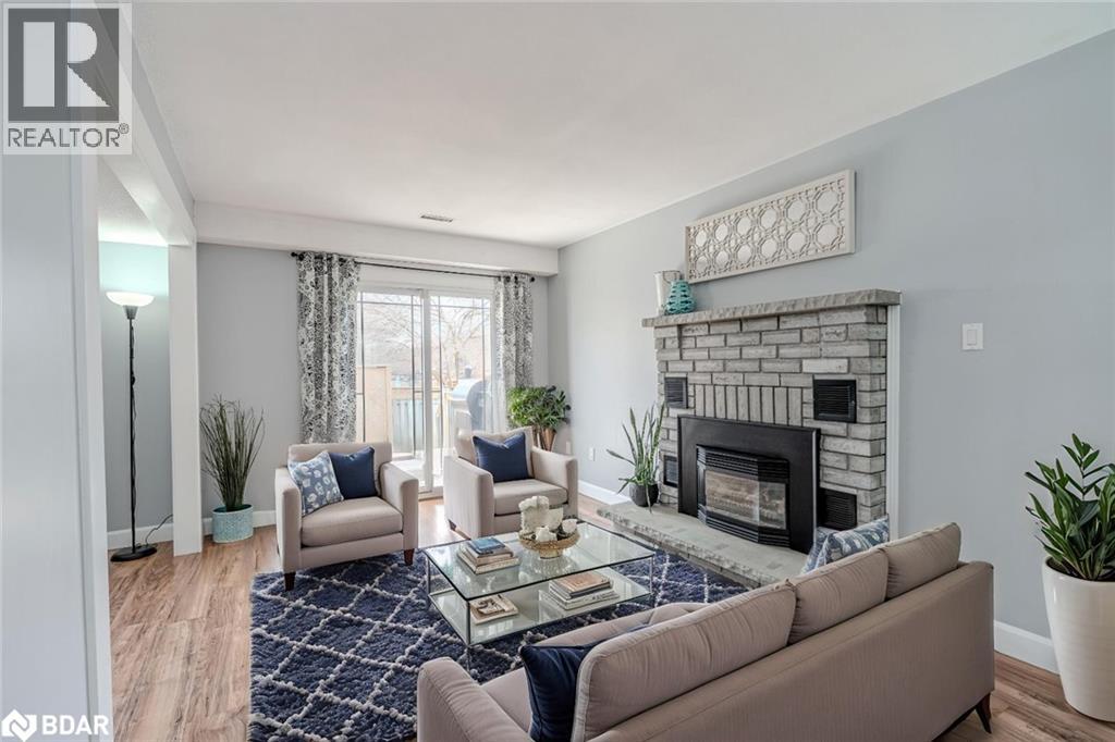 Photo 9 of 40 Grasett Crescent, Barrie ON